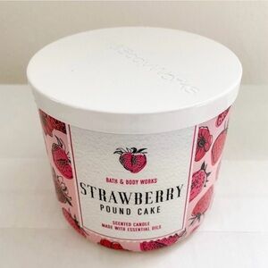 BBW Bath and Body Works Strawberry Pound Cake 3 wick candle